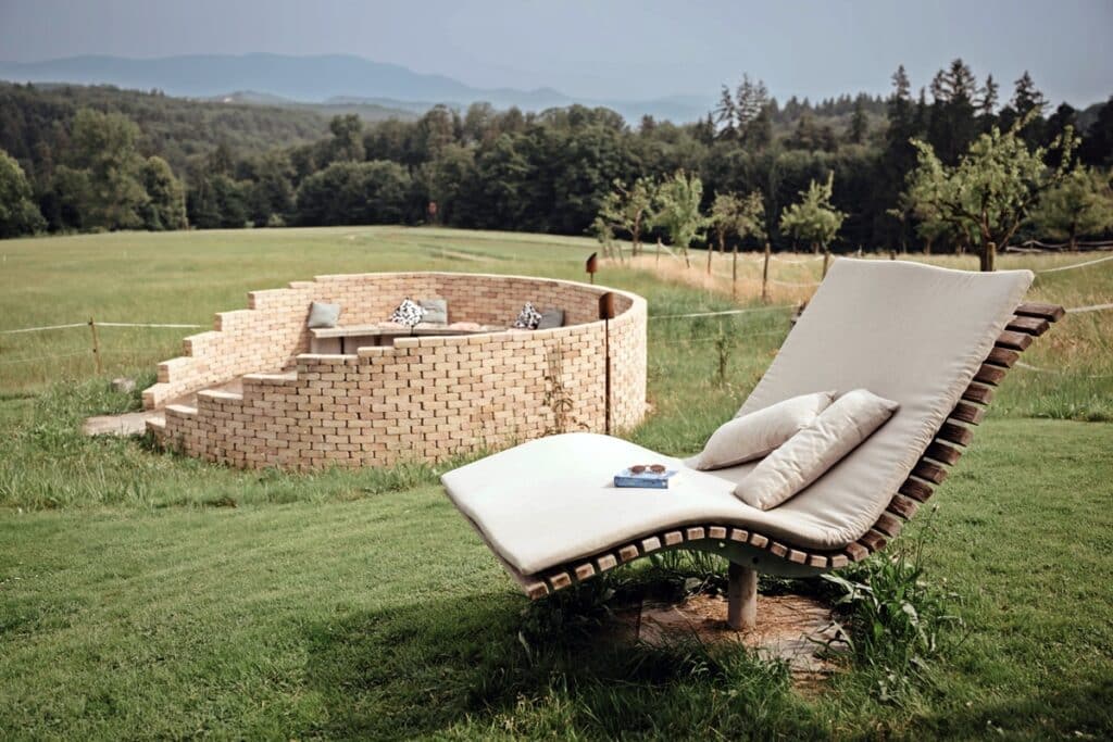 Stabhalterhof Grillstelle mit Wellnessliege